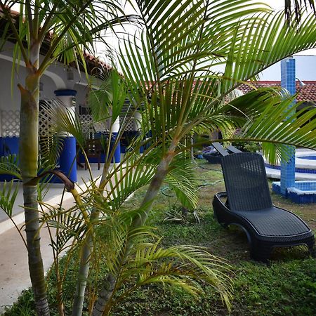 Hotel Plaza Almendros, Isla Mujeres Bagian luar foto