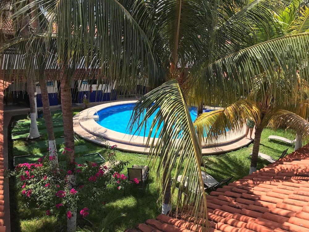 Hotel Plaza Almendros, Isla Mujeres Bagian luar foto