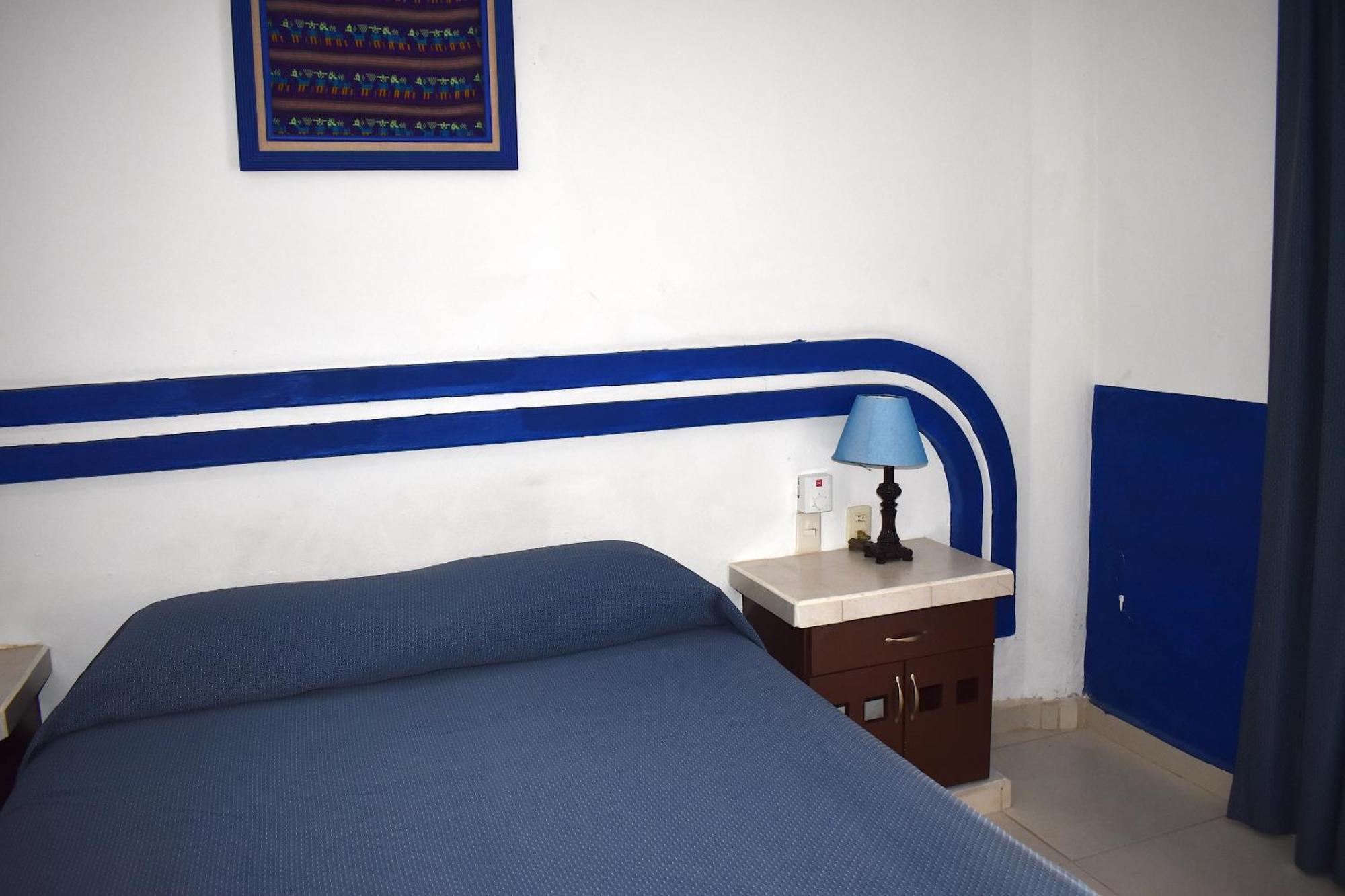 Hotel Plaza Almendros, Isla Mujeres Bagian luar foto